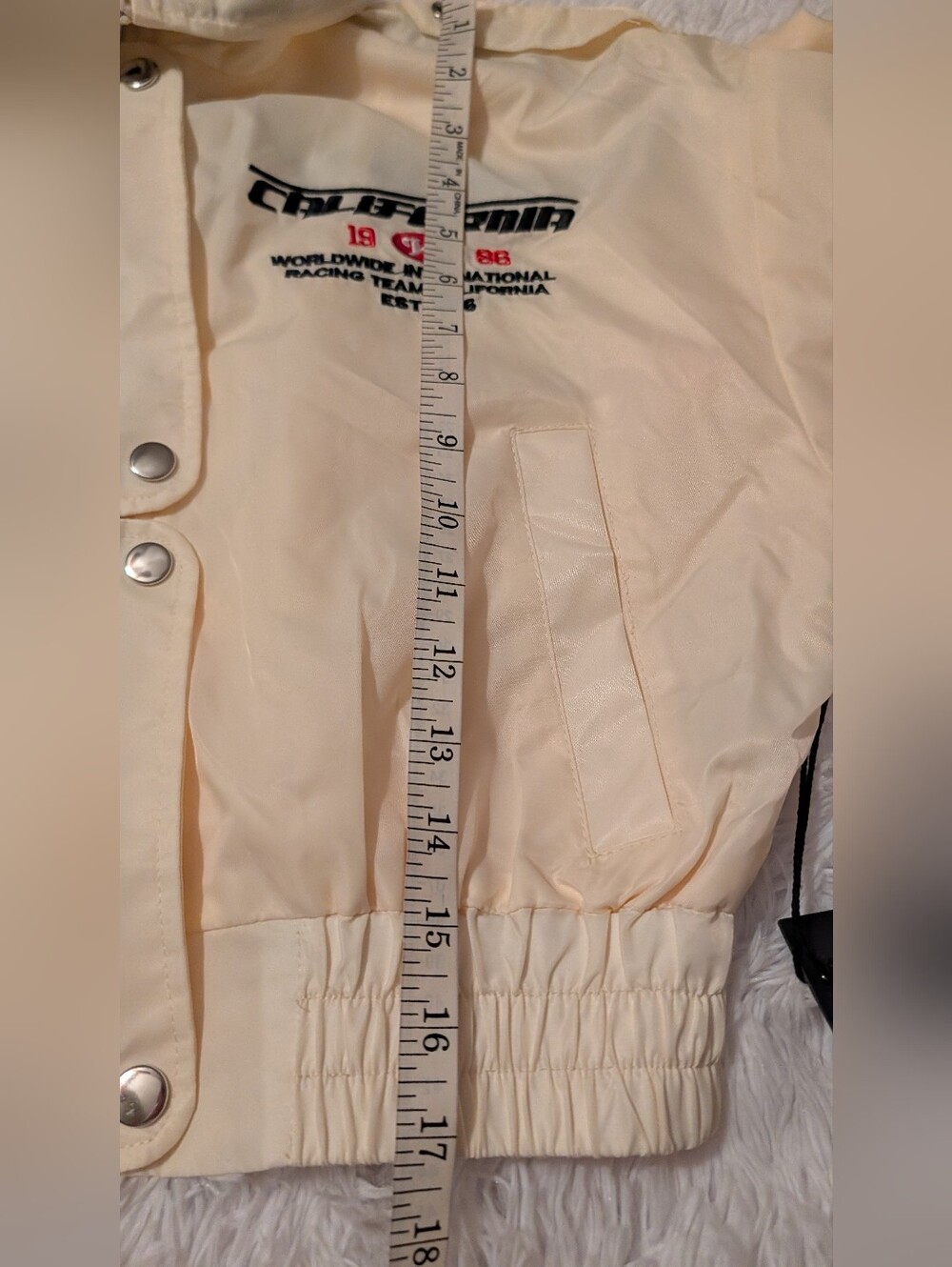 Forever 21 Cropped Bomber Jacket Size Small Creamy White NWT - Picture 6 of 9